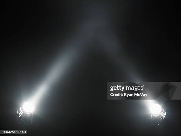 two spotlights - in the spotlight stockfoto's en -beelden