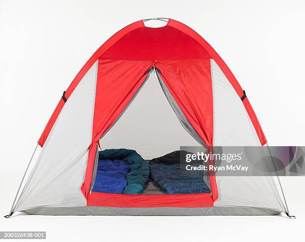 sleeping bags inside tent - zelt freisteller stock-fotos und bilder