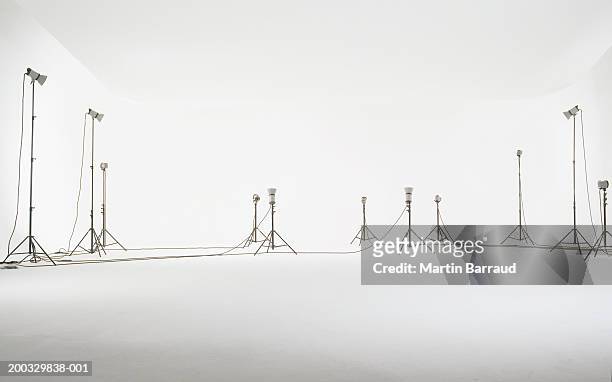lights set up in studio - television studio lights stock pictures, royalty-free photos & images