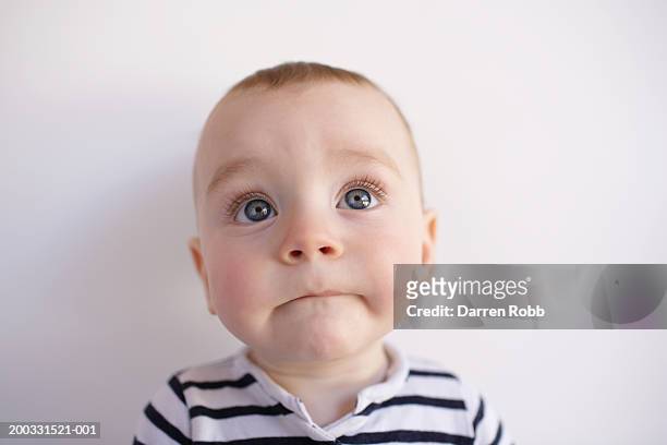 baby boy (6-9 months), close-up - one baby boy only fotografías e imágenes de stock