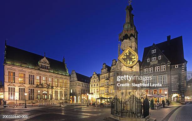 germany, bremen, market square, roland statue - marktplatz stock-fotos und bilder