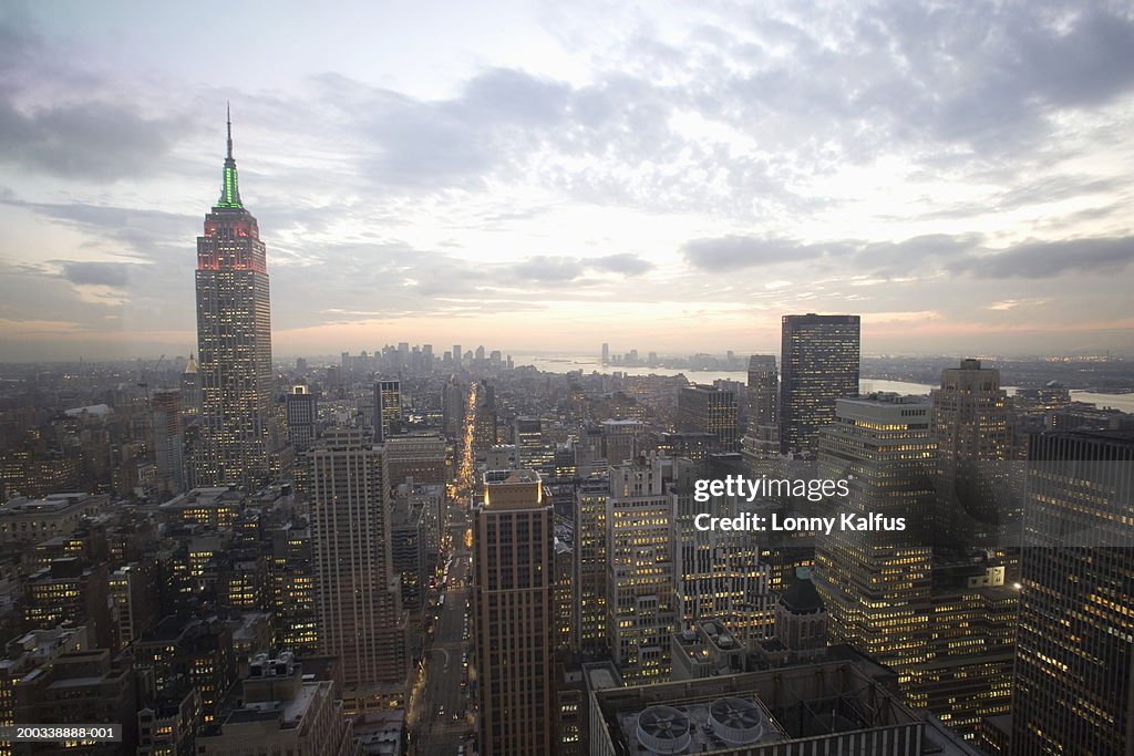 USA, New York, New York City, Empire State Bldg. at dusk