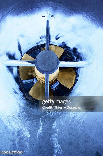 propeller in hydro-electric power station - hydroelectric power photos et images de collection