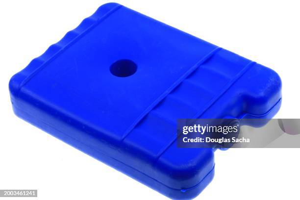 ice pack - reusable cooler block - dry ice box stock pictures, royalty-free photos & images