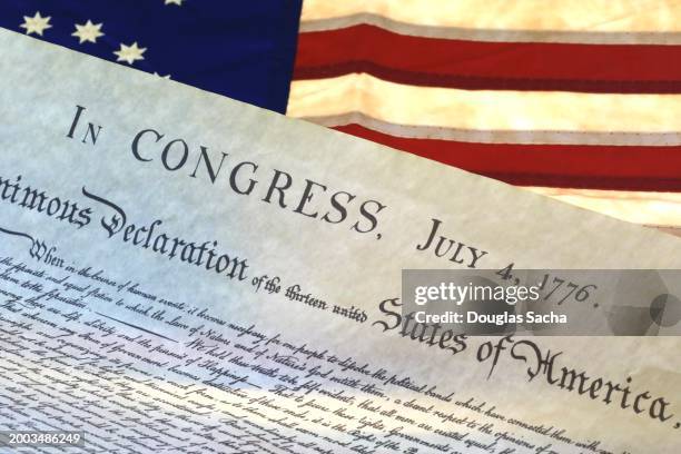 declaration of independence from the founding fathers of the united states - verklaring van onafhankelijkheid stockfoto's en -beelden