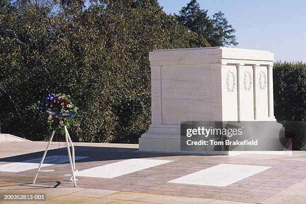 arlington national cemetery, tomb of the unknown soldier, washington, dc, usa - tomb of the unknown soldier fotografías e imágenes de stock