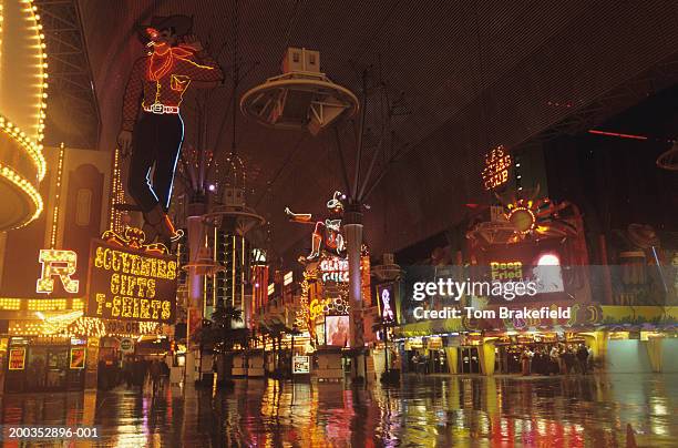 fremont street at night, las vegas, nevada - vegas strip stock pictures, royalty-free photos & images