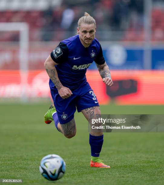 Marvin Stefaniak of Aue controls the ball during the 3. Liga match between Hallescher FC and Erzgebirge Aue at Leuna-Chemie-Stadion on February 11,...