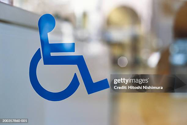 wheelchair symbol - placa-de-deficiente-físico imagens e fotografias de stock