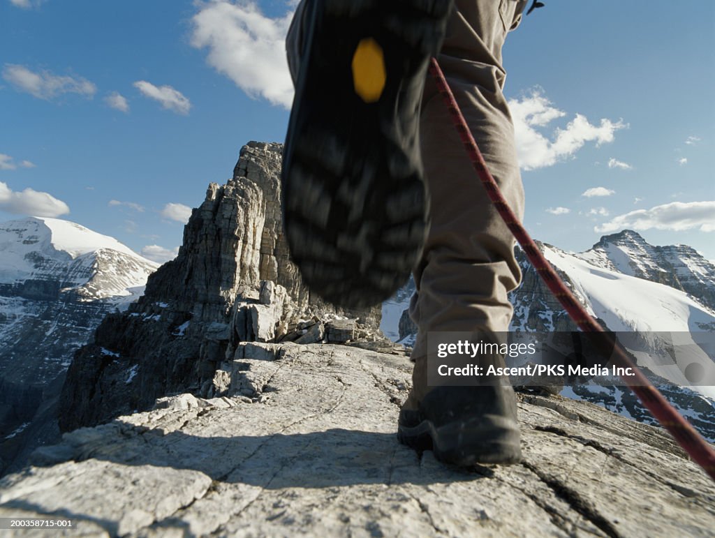 Canada, Alberta, Banff NP, mountaineer on ridge, low section