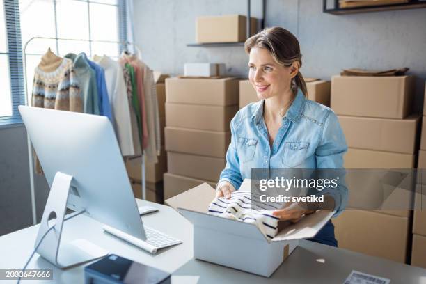 small business owner - merchant house stock pictures, royalty-free photos & images