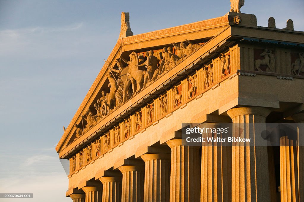 USA, Tennessee, Nashville, Centennial park, Parthenon, sunset