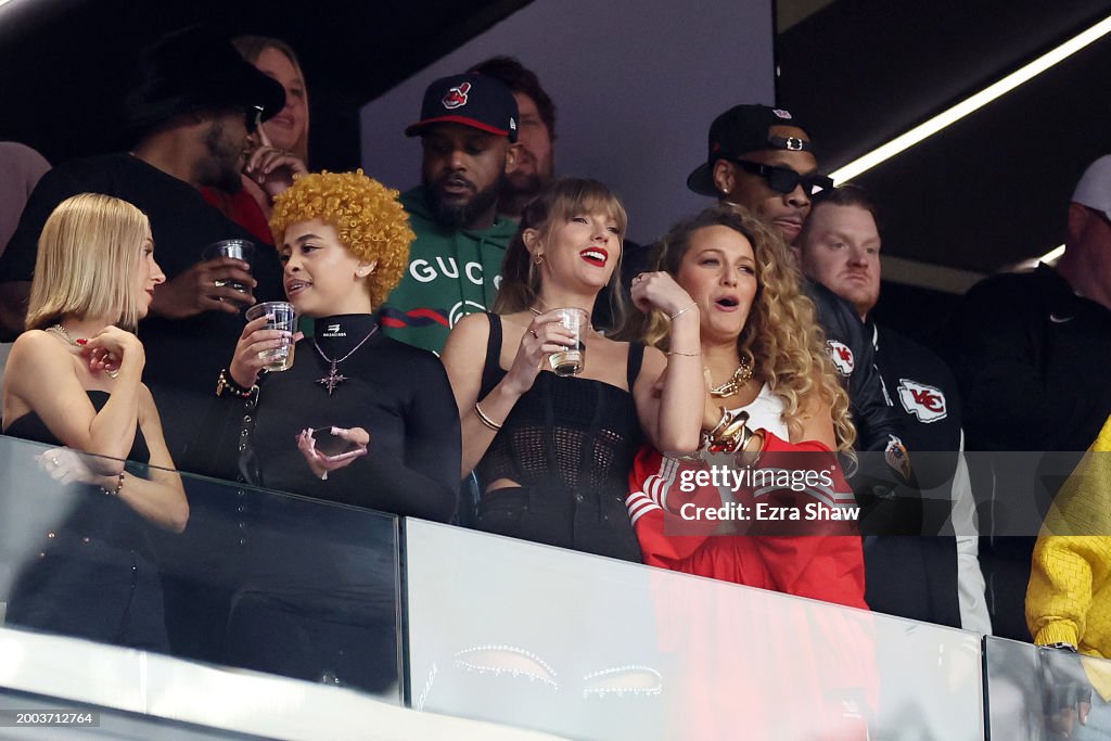 Chiets Rapper Rapper Ice Spice, singer Taylor Swift and actress Blake Lively react ...