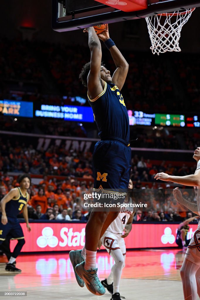 Michigan forward Tarris Reed Jr. dunks during a college basketball ...