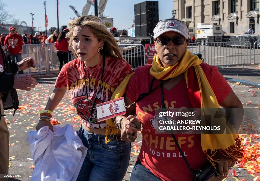 TOPSHOT-AMFOOT-SUPERBOWL-CHIEFS-SHOOTING