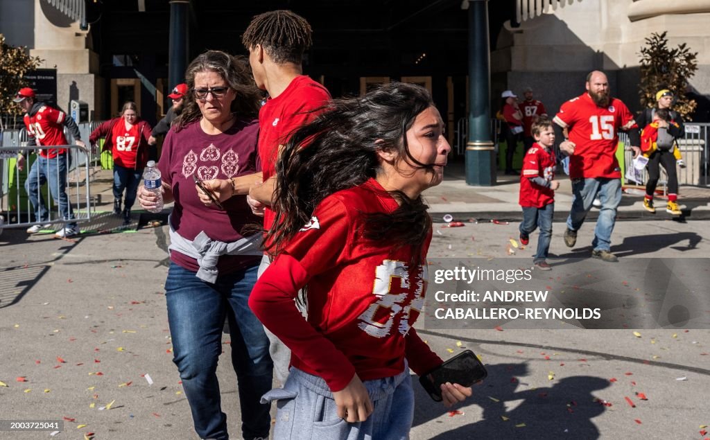 TOPSHOT-AMFOOT-SUPERBOWL-CHIEFS-SHOOTING