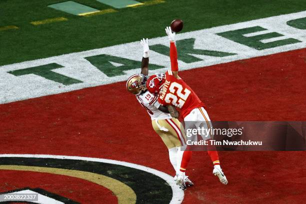 Trent McDuffie of the Kansas City Chiefs breaks up a pass intended for Deebo Samuel of the San Francisco 49ers in the second quarter during Super...