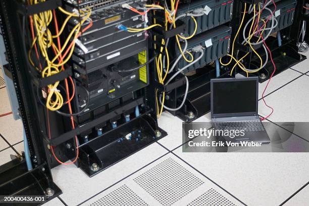 Computer Server Top View Server Room Top View Photos and Premium High Res Pictures - Getty Images