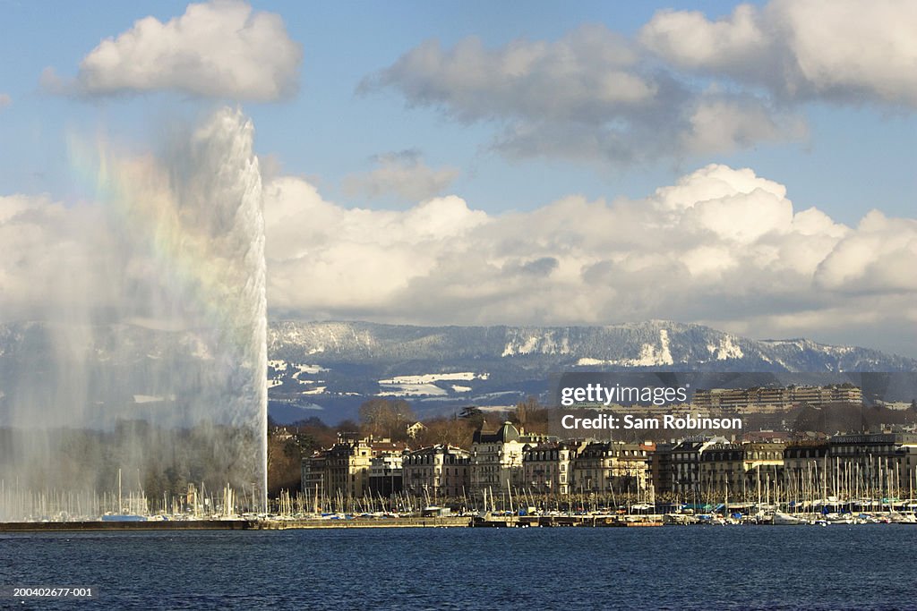 Switzerland, Geneva, Lake Geneva and fountain