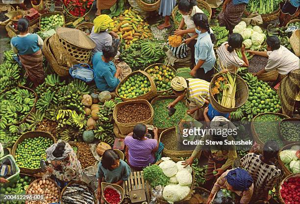 bali, ubud, produce market, overhead view - indonesia stock pictures, royalty-free photos & images