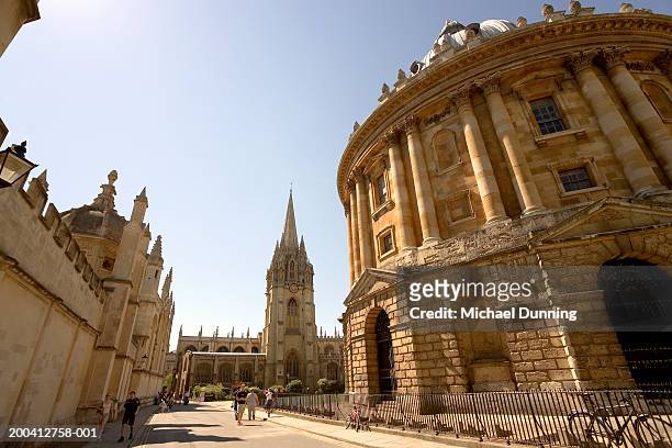 england, oxford, radcliffe camera, summer (wide angle lens) - oxford stock pictures, royalty-free photos & images