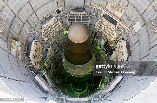 usa, arizona, titan nuclear intercontinental ballistic missile in silo - arma de fogo imagens e fotografias de stock