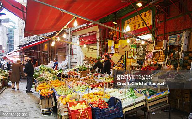 italy, palermo, vucciria, piazza san domenico fruit market - markets foto e immagini stock