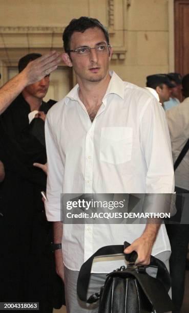 Marc Simeoni, le fils du leader nationaliste Edmond Simeoni, arrive au Palais de justice, le 08 juillet 2010 pour assister au procès d'Yvan Colonna -...