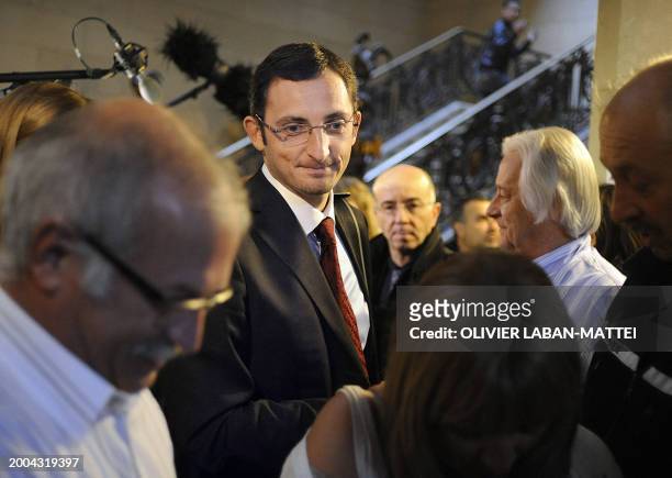Le fils du chef nationaliste Edmond Simeoni, Marc Simeoni arrive le 19 mai 2010 au tribunal correctionnel de Paris pour l'ouverture du procès d'Yvan...