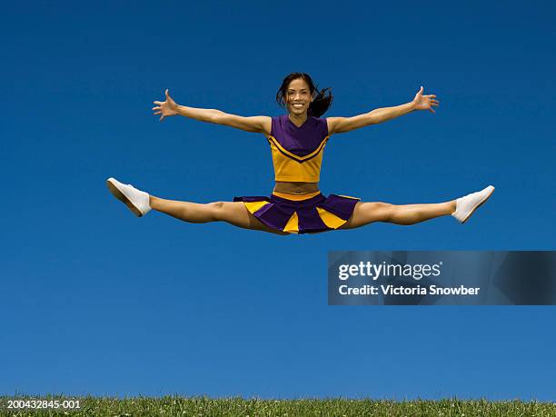 45 Cheerleaders Doing Splits Stock Photos, High-Res Pictures, and ...