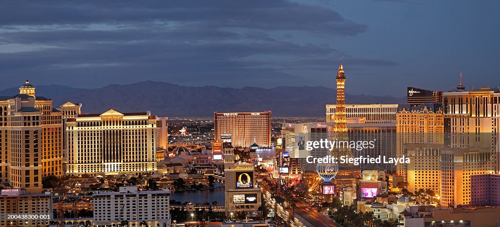 USA, Nevada, Las Vegas, skyline and Las Vegas Boulevard, dusk