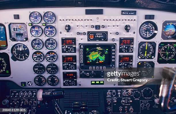 aeroplane cockpit instrument panel, close-up - aeroplane dashboard stock pictures, royalty-free photos & images