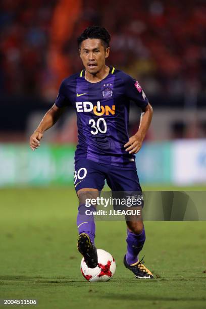 Kosei Shibasaki of Sanfrecce Hiroshima in action during the J.League J1 match between Omiya Ardija and Sanfrecce Hiroshima at NACK5 Stadium Omiya on...