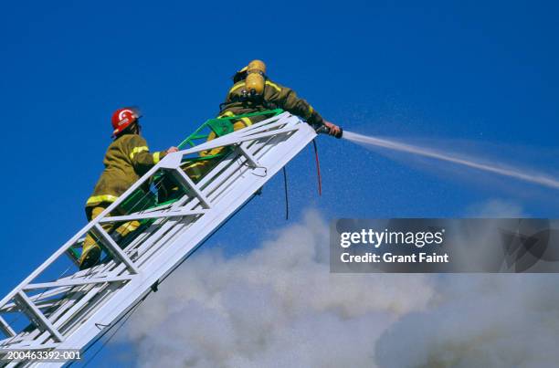 Pompier Ladder Rescue Firefighter Ladder Rescue Photos and Premium High Res Pictures - Getty ...