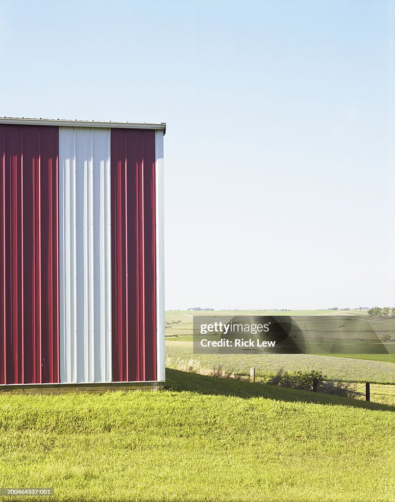 Barn with field in background