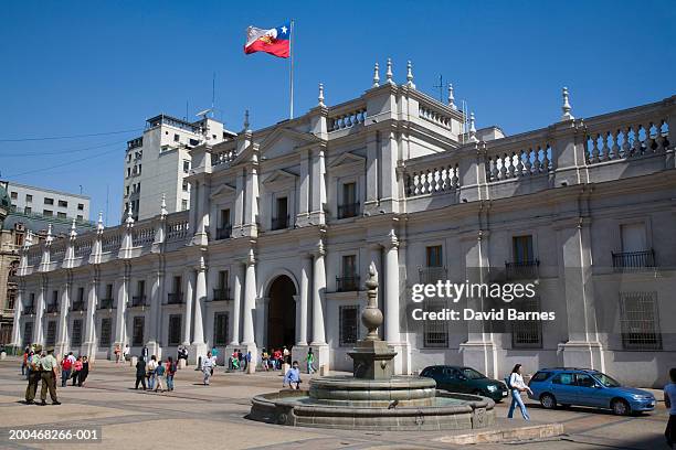 chile, santiago, palacio de la moneda and plaza de la moneda - plaza de la moneda stock pictures, royalty-free photos & images