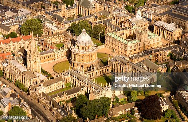 england, oxford, radcliffe square and radcliffe camera, aerial view - oxford   england imagens e fotografias de stock