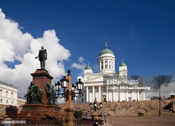 finland, helsinki, senate square, helsinki lutheran cathedral - helsinki foto e immagini stock