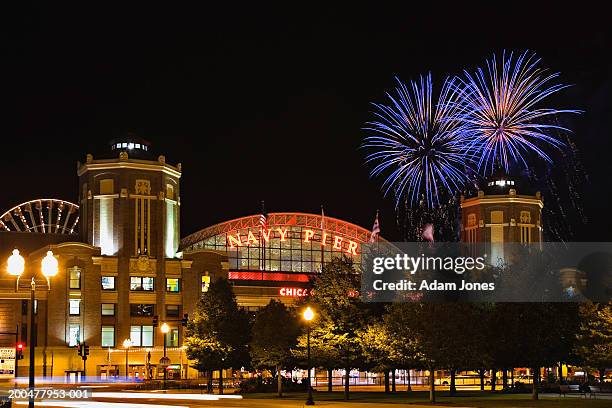 usa, illinois, chicago, navy pier, fireworks in sky, night - navy pier stock pictures, royalty-free photos & images