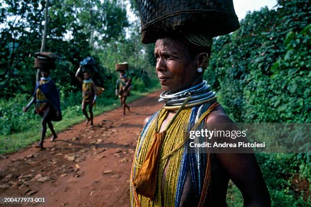 bondo tribeswomen - india tribal people stock pictures, royalty-free photos & images