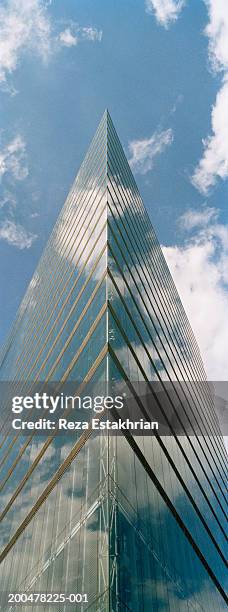 germany, dusseldorf, stadttor, city gate office building - puerta de la ciudad fotografías e imágenes de stock