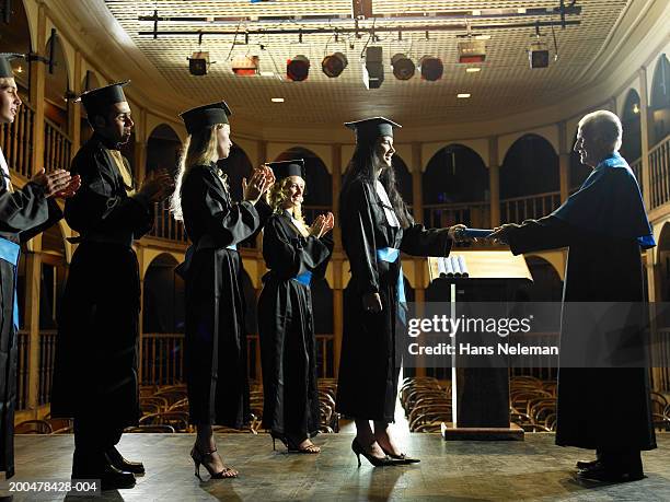 Gradutat Graduation Walking Across Stage Photos and Premium High Res Pictures ...