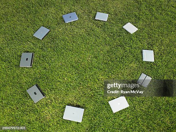 Computer Cirlcle Closed Loop Computer Photos and Premium High Res Pictures - Getty Images