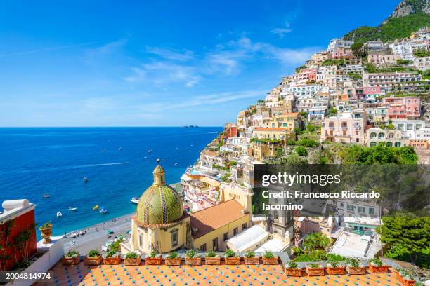 positano, amalfi coast, campania, sorrento, italy. - positano stockfoto's en -beelden