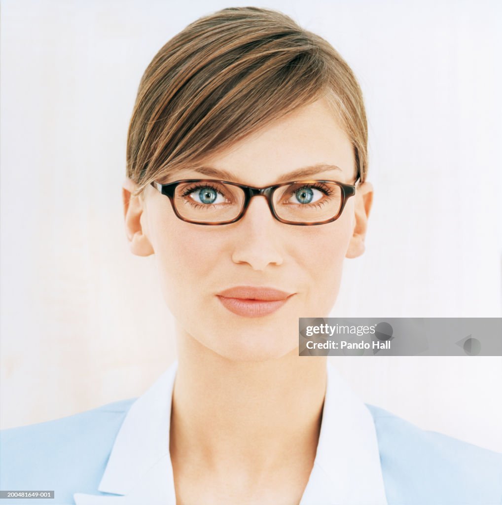 Young woman, close-up, portrait