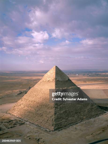 egypt, giza, giza pyramids, pyramid of chephren, elevated view - great pyramids of egypt stock pictures, royalty-free photos & images