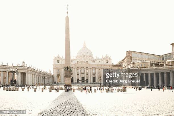 italy, rome, vatican city, saint peter's square - vatican fotografías e imágenes de stock