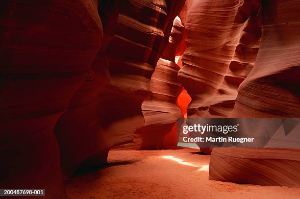 upper antelope canyon - antelope canyon stock-fotos und bilder