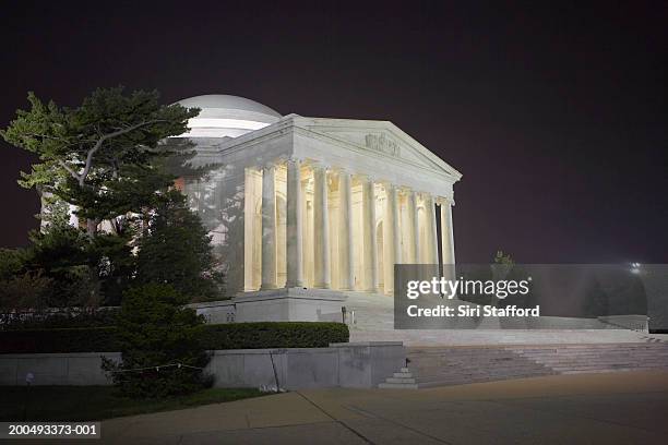 usa, washington dc, jefferson memorial at night - jefferson memorial fotografías e imágenes de stock