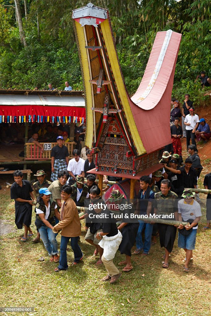 Indonesia, Sulawesi, Tana Toraja, funeral ceremony